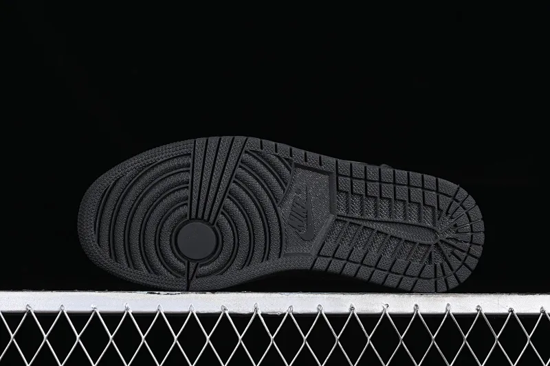 All categories Air Jordan Jordan series basketball shoes Air Jordan 1 Low Z version Air Jordan 1 Low AJ1 Joe 1 black and gray low-top cultural casual sneakers 553558-091